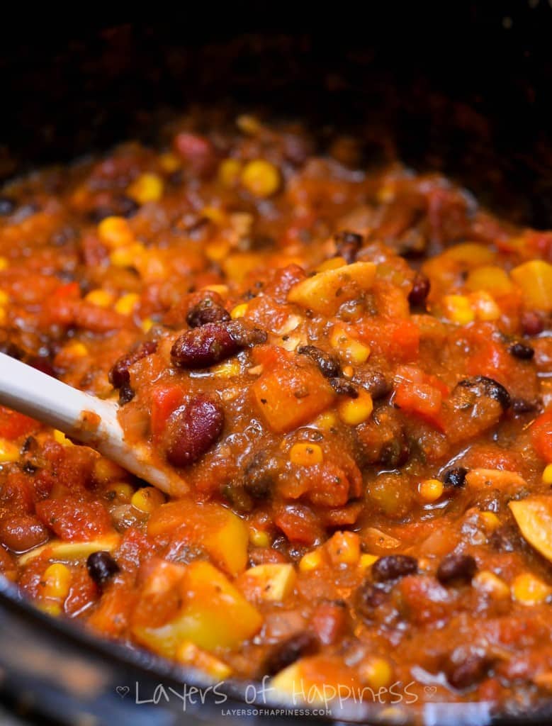 A recipe for vegetarian chili in the crockpot