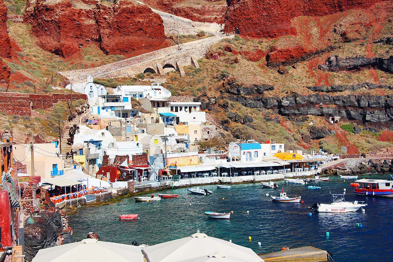 ammoundi-bay-santorini-greece