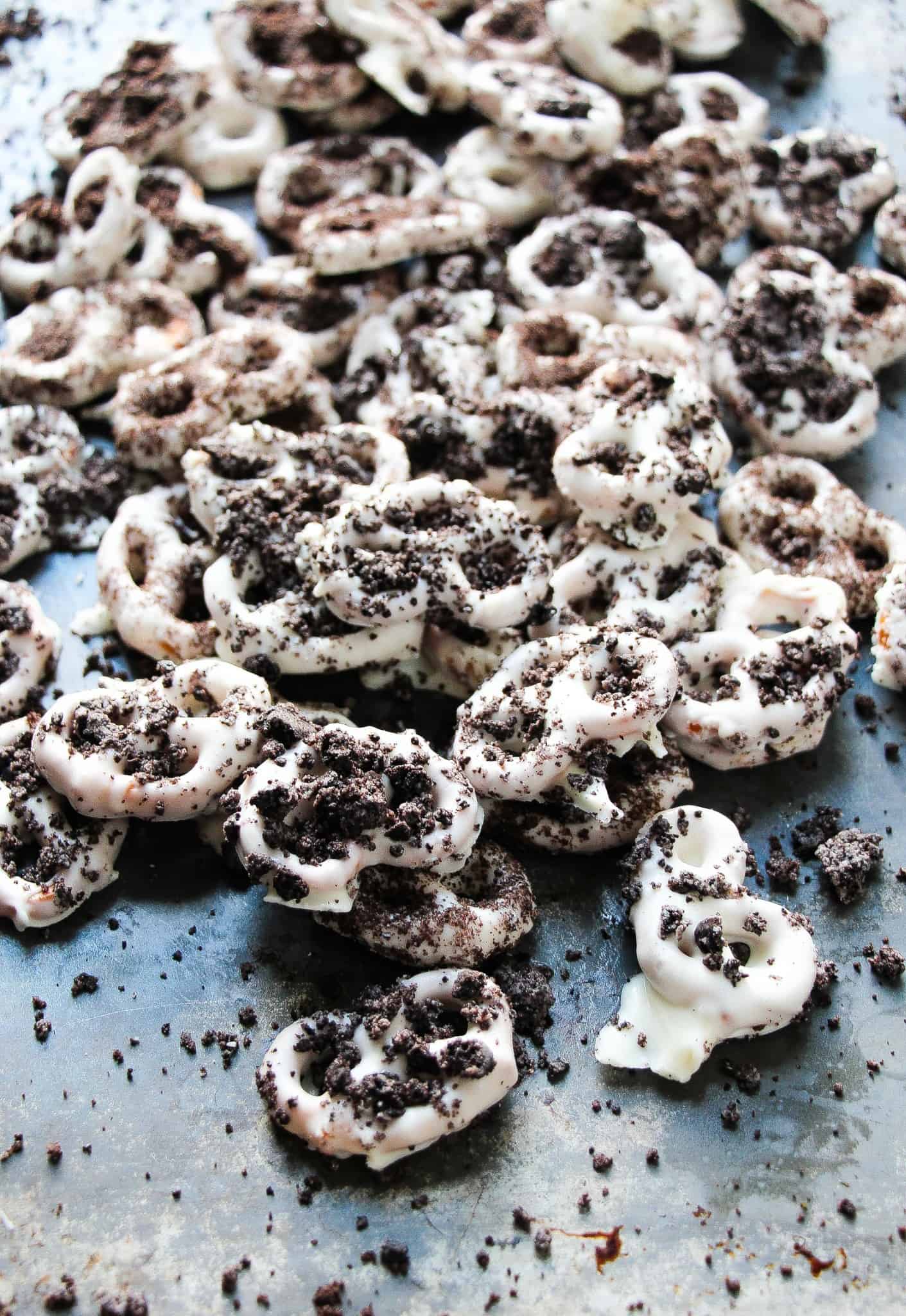 cookies-and-creme-pretzels-3